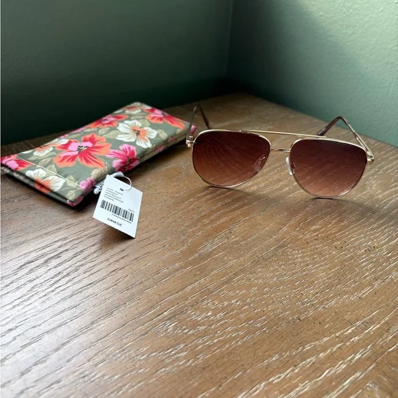 Lane Bryant brand new Stylish Brown Sunglasses with Floral Case - Picture 1 of 3